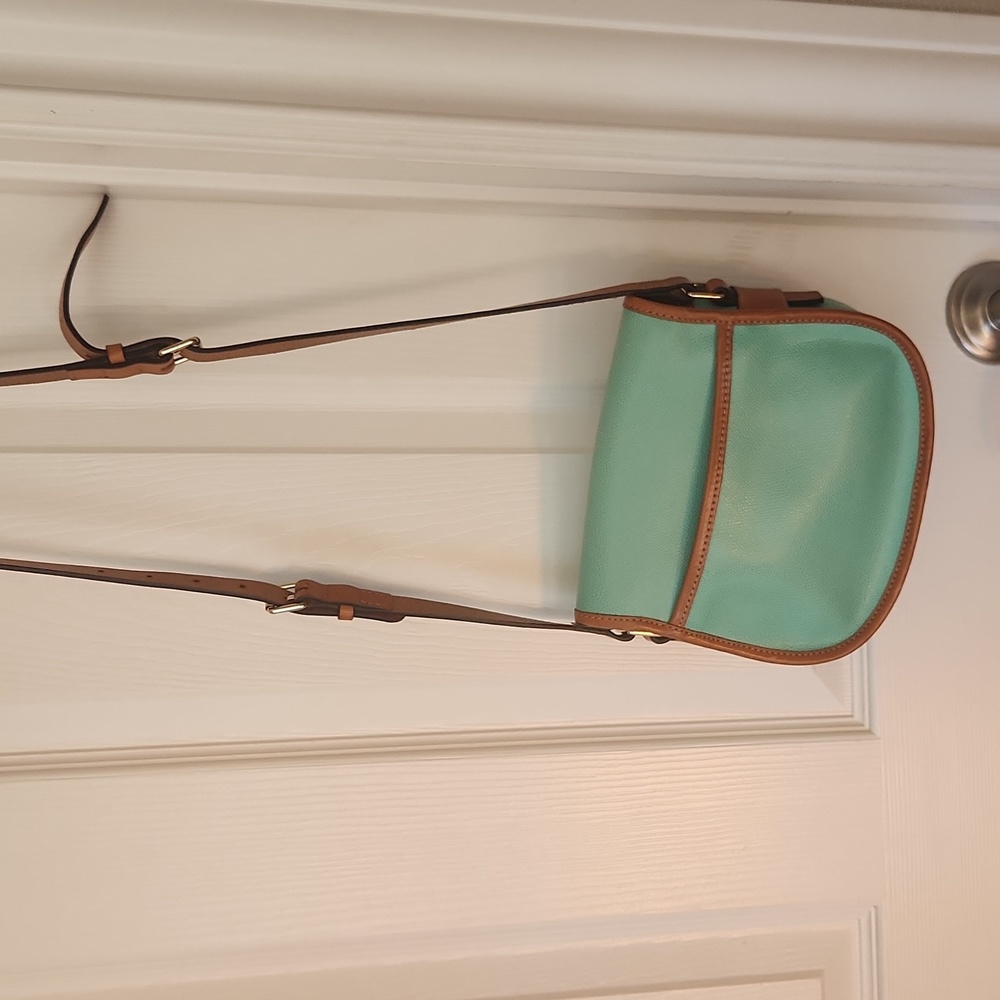Dooney and bourke handbag - Picture 2 of 3